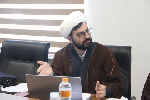 تصاویر / جلسه شور ای حوزه علمیه استان قزوین با حضور مدیر منطقه ۲ حوزه قائم مقام امور استانها ی حوزه های علمیه کشور