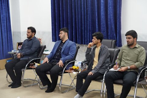 تصاویر جلسه مجمع فرهنگی مشورتی جوانان دفتر نماینده ولی فقیه در لرستان