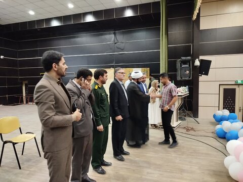 تصاویر تجلیل از زوجین موفق و فعالان حوزه ازدواج در دلفان