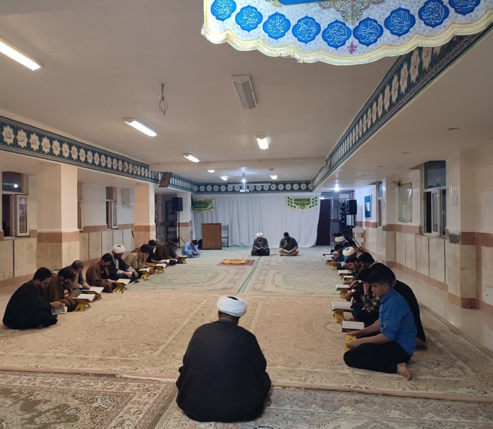 برگزاری جلسه قرائت قرآن در مدرسه علمیه الغدیر نراق