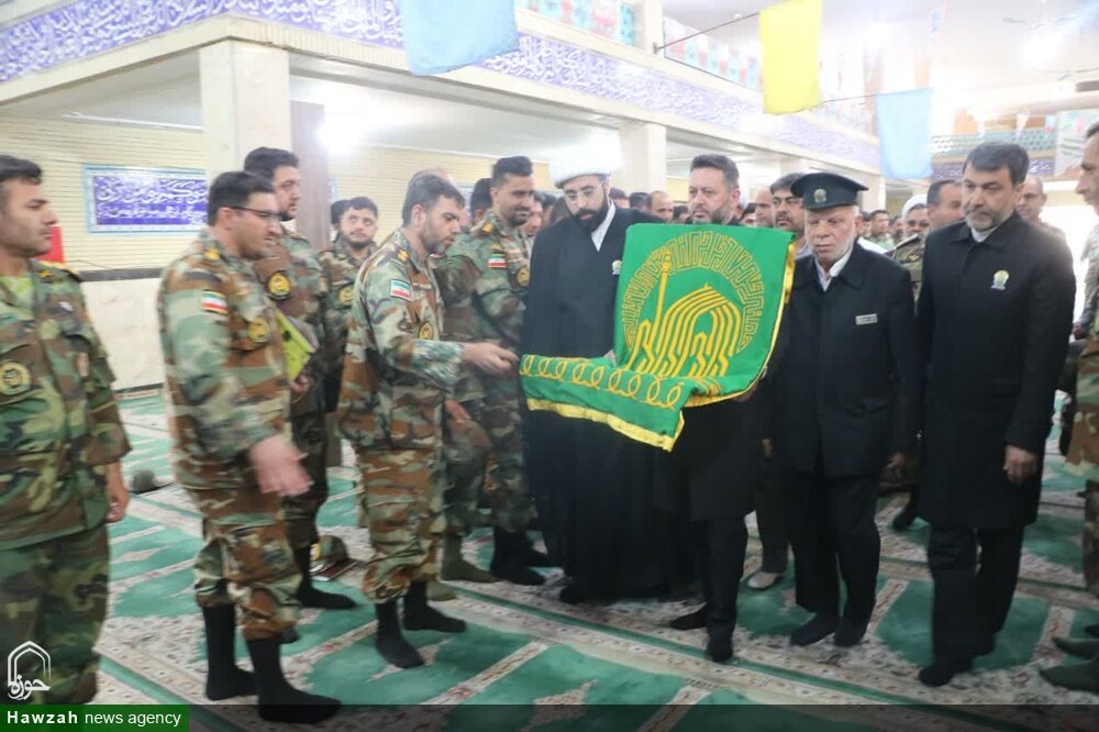 خادمان حرم امام رضا (ع) گروه۴۴ توپخانه نزاجا را نورانی کردند + تصاویر