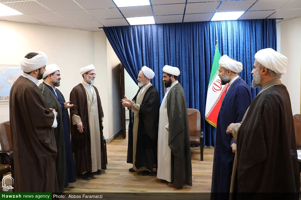 تصاویر/ دیدار اعضای ستاد راهبری جمعیت حوزه‌های علمیه با آیت الله اعرافی