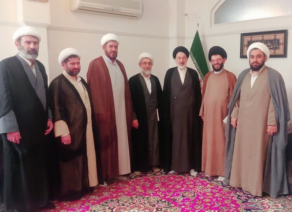دیدار اعضای مجمع نمایندگان طلاب گلستان با مشاور رئیس‌جمهور در امور روحانیت