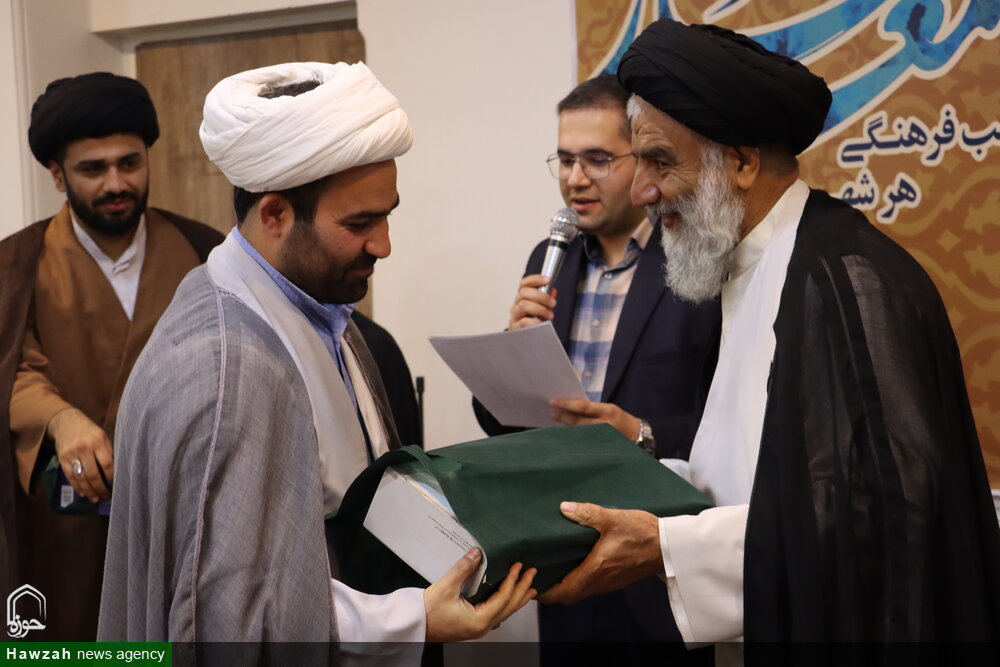 مراسم قدردانی از فعالین و عوامل قرآنی آموزش و پرورش ناحیه دو اهواز