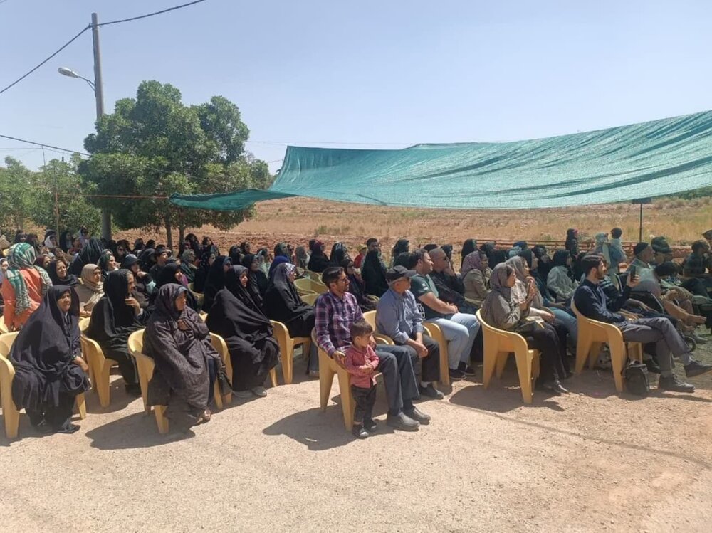 آیین سنتی «گل غلتان» در روستای پنداس برگزار شد+عکس