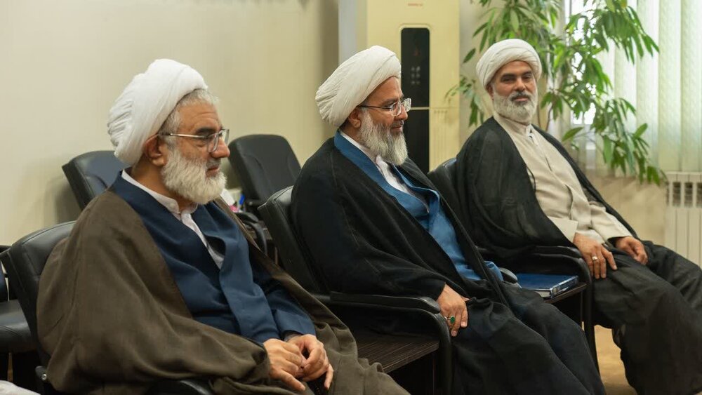 تصاویر| برگزاری نشست منطقهای ائمه جمعه شرق استان البرز تصاویر| برگزاری نشست منطقهای ائمه جمعه شرق استان البرز