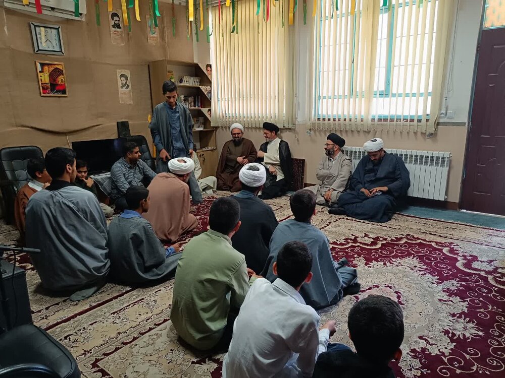 بازدید مدیر حوزه علمیه سیستان و بلوچستان از مدرسه انصار المهدی زاهدان
