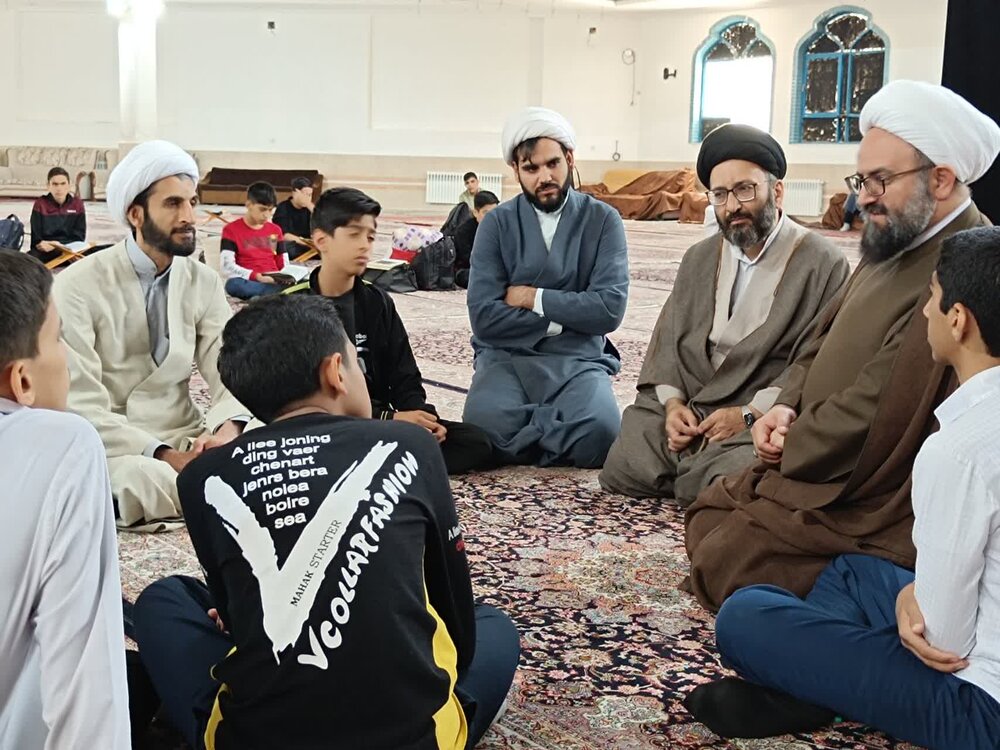 بازدید مدیر حوزه علمیه سیستان و بلوچستان از مدرسه انصار المهدی زاهدان