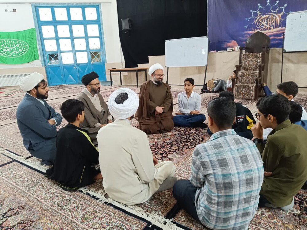 بازدید مدیر حوزه علمیه سیستان و بلوچستان از مدرسه انصار المهدی زاهدان + عکس