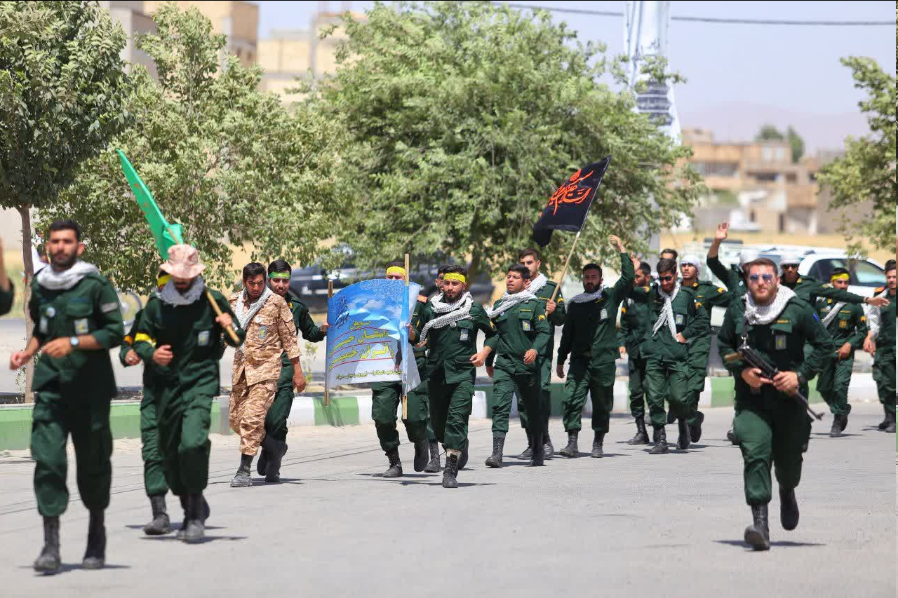 کاروان «عاشقان حسینی؛ زائران خمینی» به قم رسید + عکس