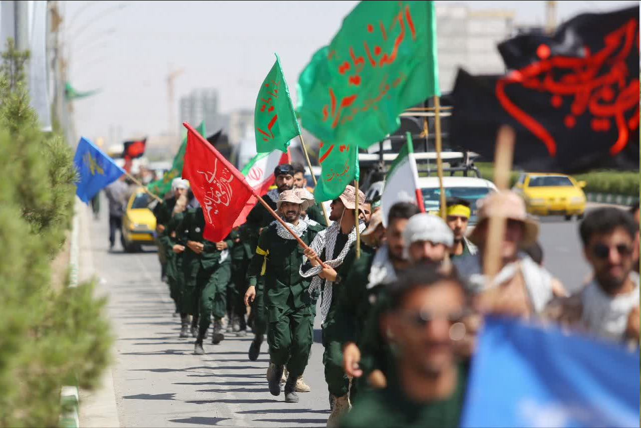 کاروان «عاشقان حسینی؛ زائران خمینی» به قم رسید + عکس