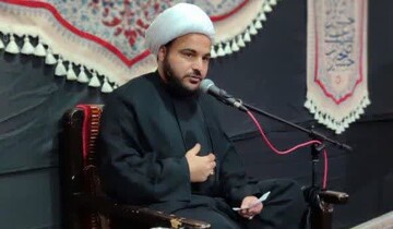 یکی از اهداف اساسی امام خمینی(ره) احیای ارزش‌های اصیل ایران بود