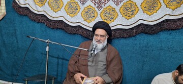 نماز جمعه پل ارتباطی بین حاکمیت و مردم است