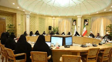نشست مشترک دبیر ستاد همکاری حوزه‌های علمیه و آموزش و پرورش با جمعی از مدیران جامعه الزهرا (س) برگزار شد