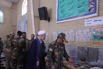 کتاب، ابزاری بنیادین در رشد فکری و معنوی نیروهای مسلح است