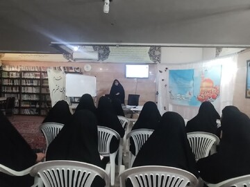 نشست «انسان مسئول» با محوریت بیانات امامین انقلاب در مدرسه اصفهان برگزار شد