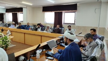 فیلم| نشست همفکری اساتید خوشنویسی حوزه علمیه اصفهان