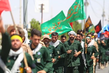 کاروان «عاشقان حسینی؛ زائران خمینی» به قم رسید + عکس