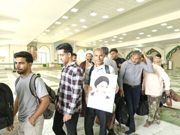 اعزام ۴۲۰نفر از مردم بندرعباس به مراسم سالگرد ارتحال امام خمینی(ره)