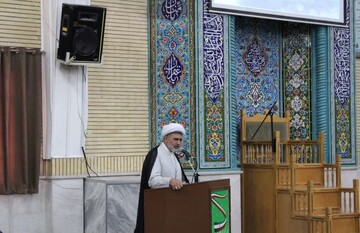 دوستان و دشمنان به عظمت امام راحل اذعان دارند