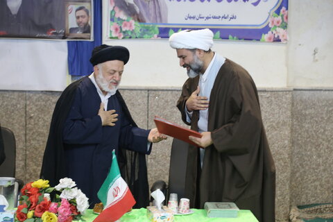 تصاویر/آیین تکریم و معارفه مدیر مدرسه علمیه موسی بن جعفر(ع) بهبهان برگزار شد