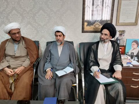 تصاویر/ نشست هم‌اندیشی تسهیل ازدواج حوزویان منطقه کاشان