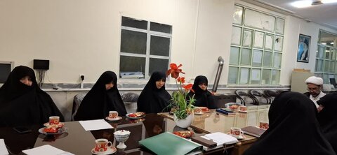 تصاویر/بازدید مدیر حوزه علمیه خواهران استان مرکزی از مدرسه علمیه الزهرا (س) اراک