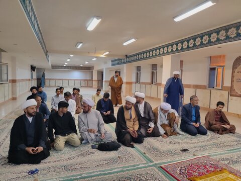 تصاویر/ نشست طلاب مدرسه علمیه الغدیر نراق با  نماینده مردم محلات و دلیجان در مجلس شورای اسلامی