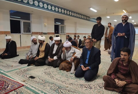 تصاویر/ نشست طلاب مدرسه علمیه الغدیر نراق با  نماینده مردم محلات و دلیجان در مجلس شورای اسلامی