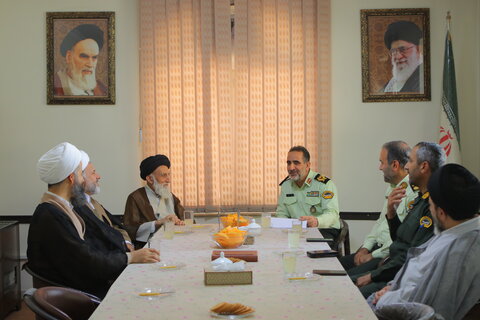 دیدار  فرمانده نیروی انتظامی استان همدان با آیت الله موسوی اصفهانی