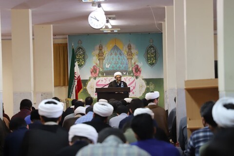 تصاویر/ درس اخلاق نماینده ولی فقیه در مدرسه علمیه ولیعصر(عج)تبریز