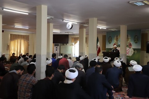 تصاویر/ درس اخلاق نماینده ولی فقیه در مدرسه علمیه ولیعصر(عج)تبریز