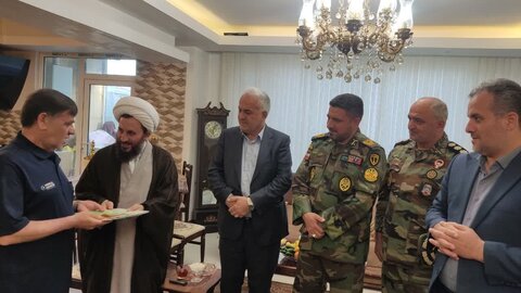 تصاویر/ دیدار امام جمعه شهرستان خوی با جانباز و آزاده