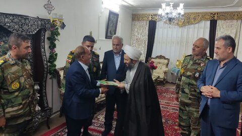 تصاویر/ دیدار امام جمعه شهرستان خوی با جانباز و آزاده