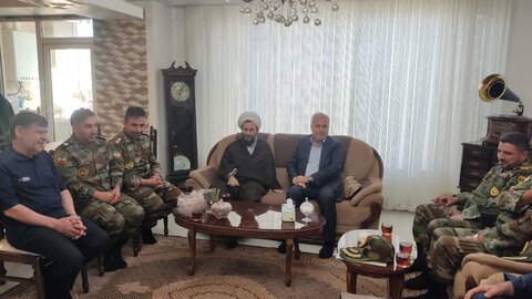 تصاویر/ دیدار امام جمعه شهرستان خوی با جانباز و آزاده