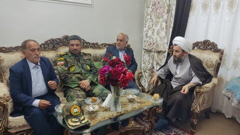 تصاویر/ دیدار امام جمعه شهرستان خوی با جانباز و آزاده