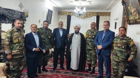 تصاویر/ دیدار امام جمعه شهرستان خوی با جانباز و آزاده