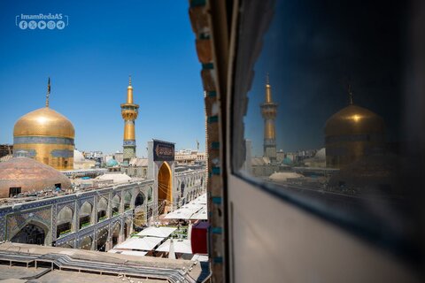 تغيير راية القبة الرضوية المقدسة استعدادًا لذكرى شهادة الإمام الباقر (عليه السلام)