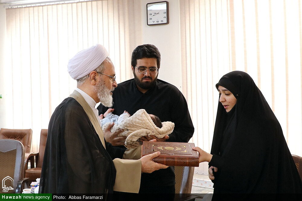 El ayatolá A'rafi enfatiza en la necesidad de crear incentivos para la natalidad en las familias