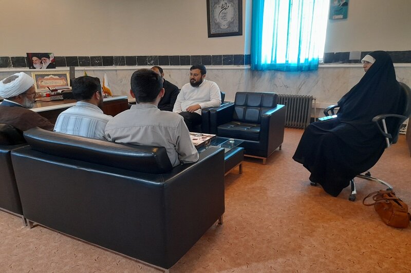 تربیت ۱۰ میلیون جوان انقلابی، ضامن آینده نظام اسلامی است