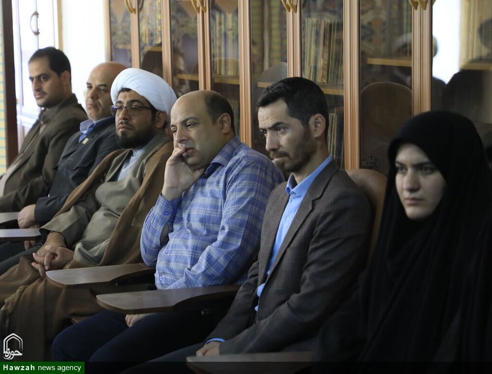 حوزههای علمیه با زبان روز با نسل جوان سخن بگویند