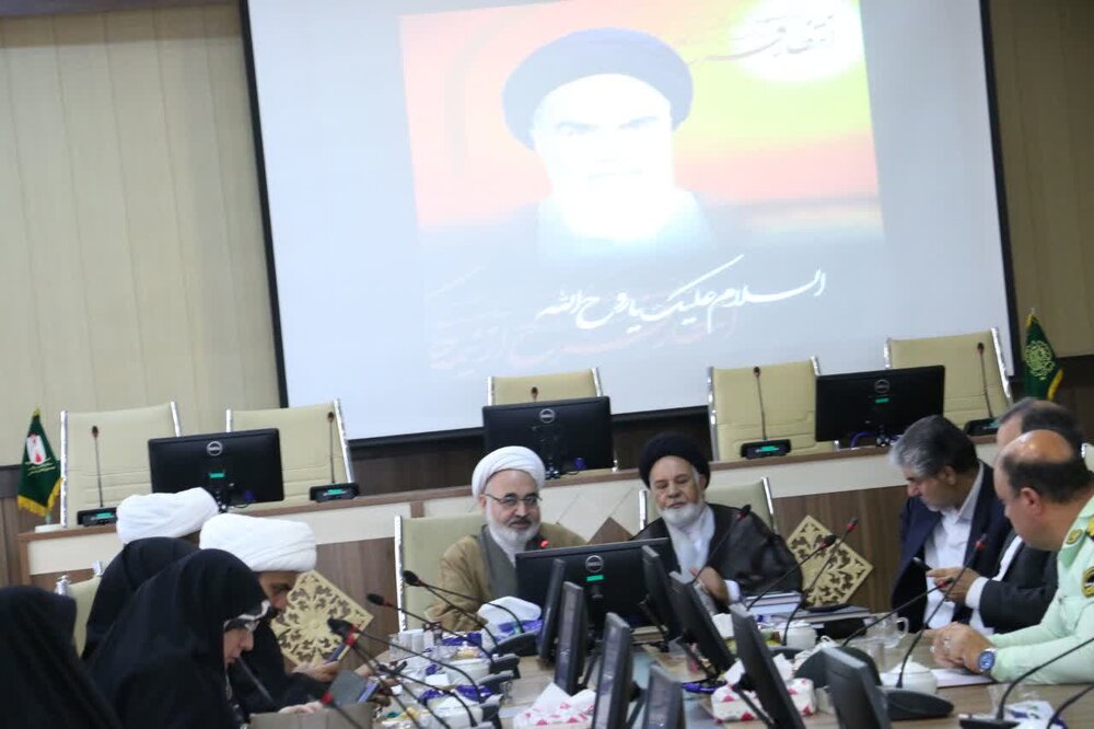 امام خمینی(ره) نماد عرفان، حکمت و تحول تمدنی در عصر معاصر بود