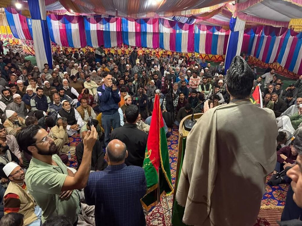 इमाम खुमैनी का संदेश आज भी दुनिया के दबे-कुचले लोगों के दिलों में जिंदा है