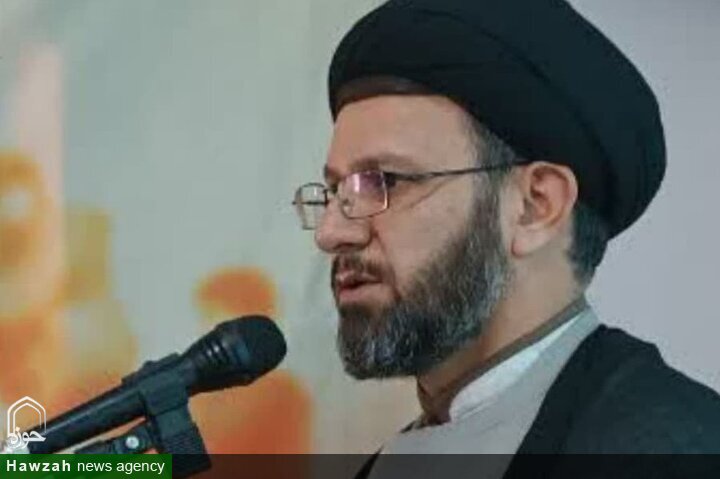 رهبر معظم انقلاب ۳۵سال است یاد امام خمینی(ره) را زنده نگه داشته‌اند