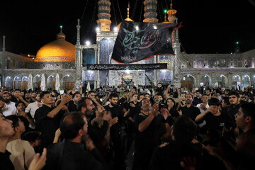 تصاویر/ حال و هوای حرم حضرت معصومه (س) در شب شهادت امام محمد باقر(ع)