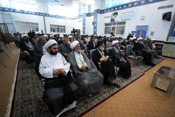 روحانیت همواره مورد اعتماد مردم بوده است