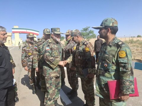 تصاویر/ بازدید فرمانده نیروی زمینی ارتش از دستاوردهای جدید موشکی