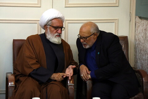 بزم انس شاعران و مداحان آیینی