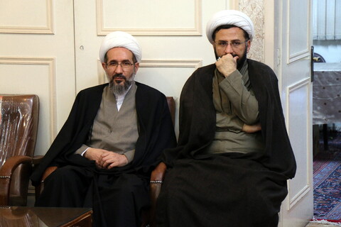 بزم انس شاعران و مداحان آیینی