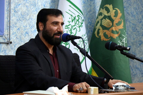 بزم انس شاعران و مداحان آیینی